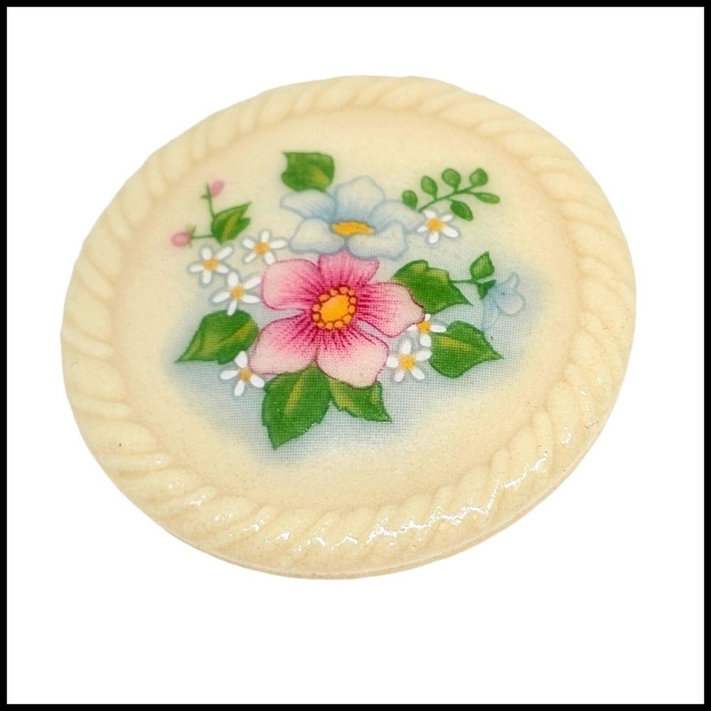 Vintage Brooch Pin Signed Avon 1984 "Spring Bouquet" Ceramic Floral Circle